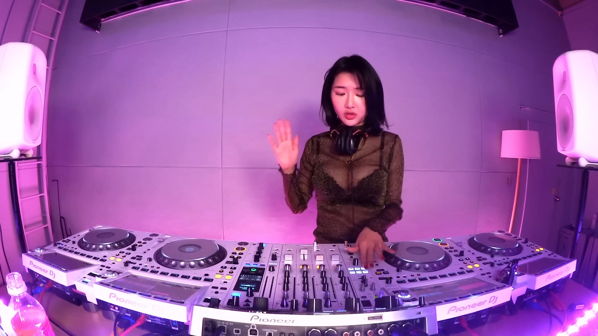 超美女神4K车载DJ打蝶音乐视频打包下载-NOVENDREAM