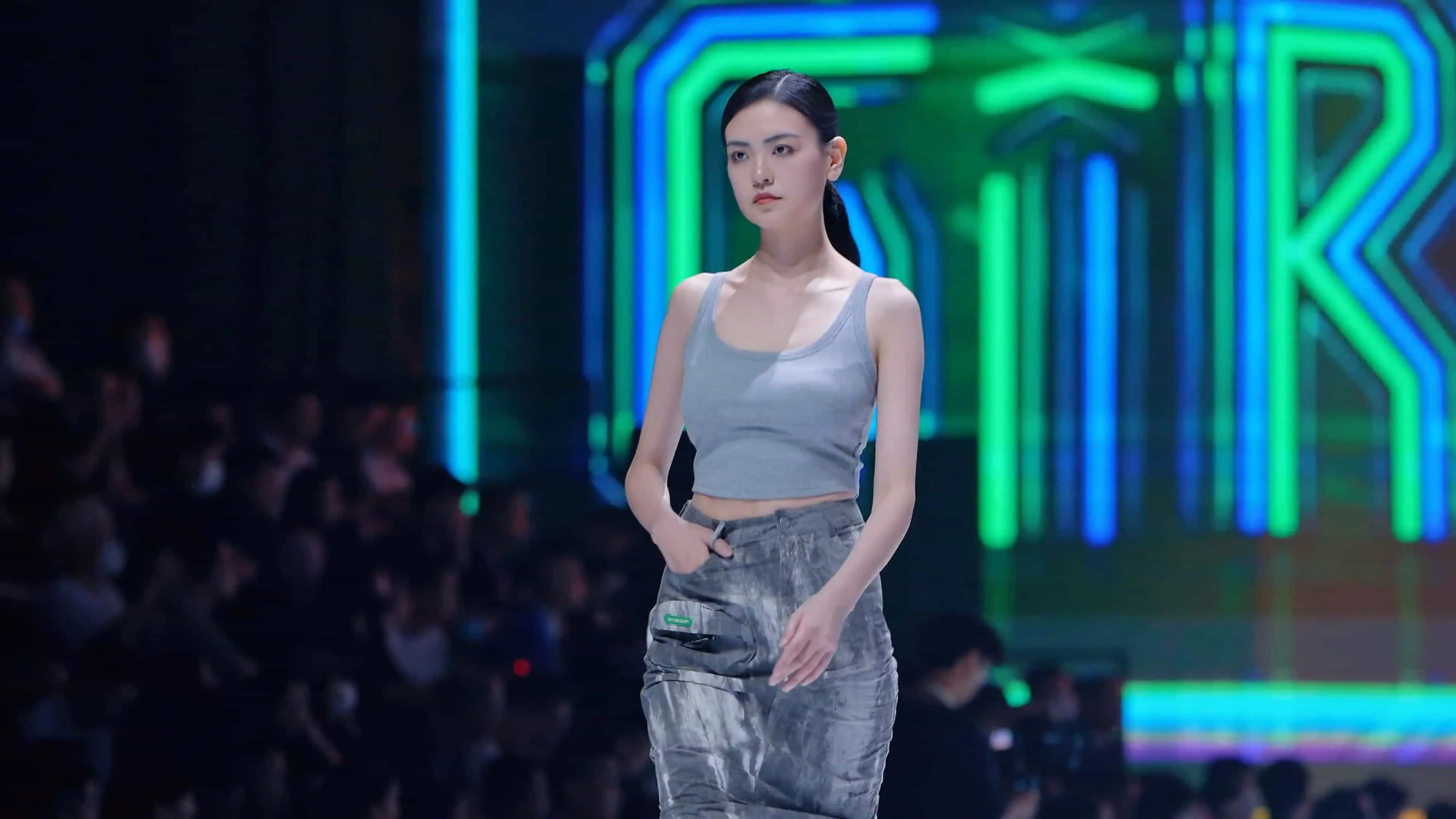 深圳内衣展17.mp4_20250517_160936.191-tuya