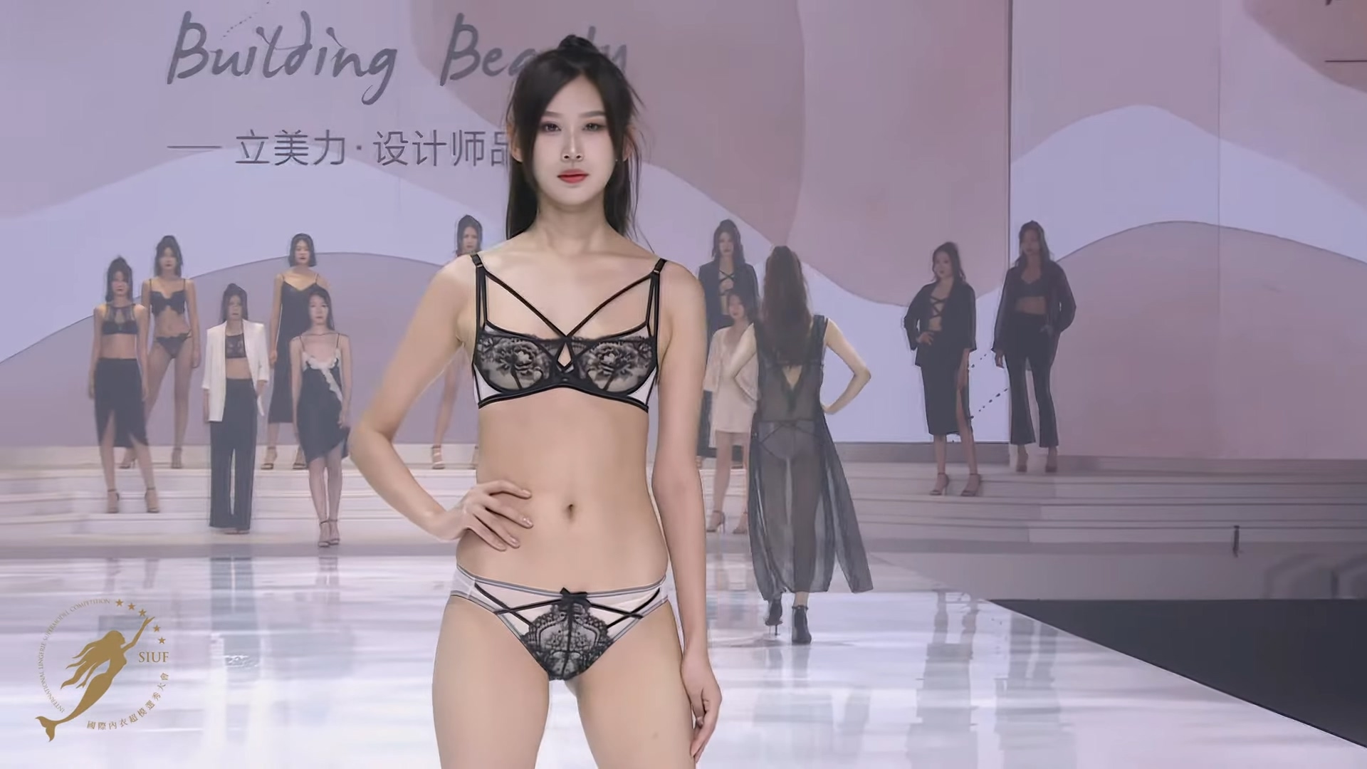 4K SIUF🍀2022深圳内衣展览会 立美力黑色系永远的时尚内衣秀.mkv_20250531_081010.107