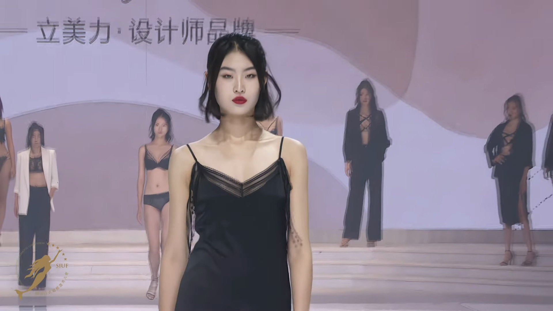 4K SIUF🍀2022深圳内衣展览会 立美力黑色系永远的时尚内衣秀.mkv_20250531_081033.479