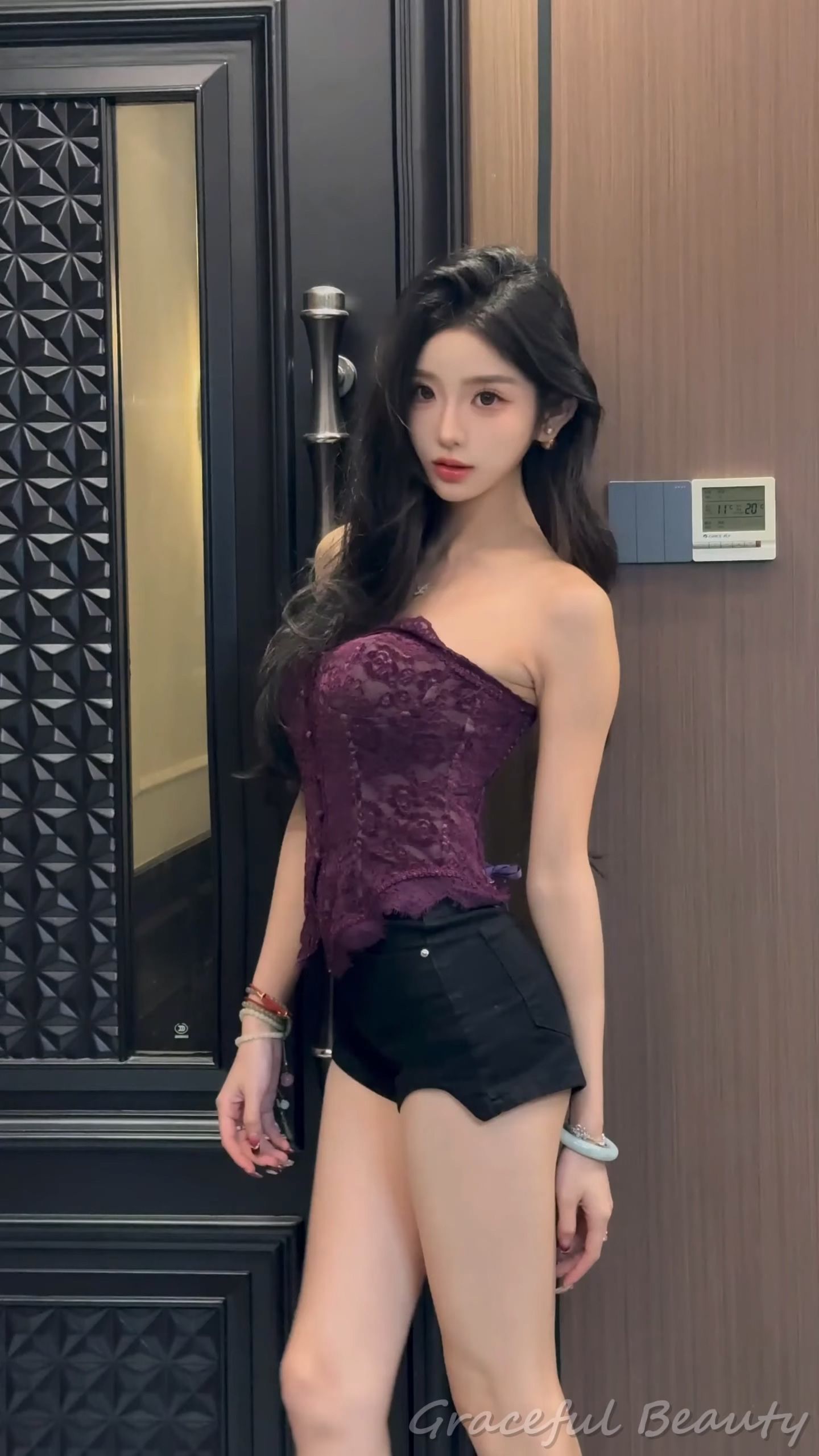 20250613-極致美貌和姣好身材於一身的美腿美女.mkv_20250620_200537.707
