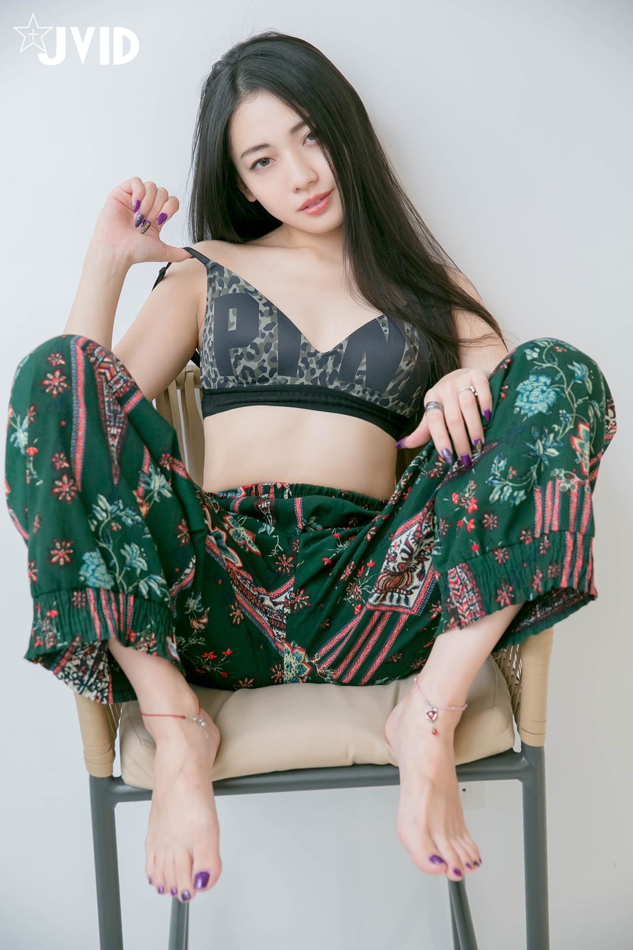 图片[1]-JVID 夏暮光 – 私底下穿著就讓人喜歡的性格美女-唞音短视频