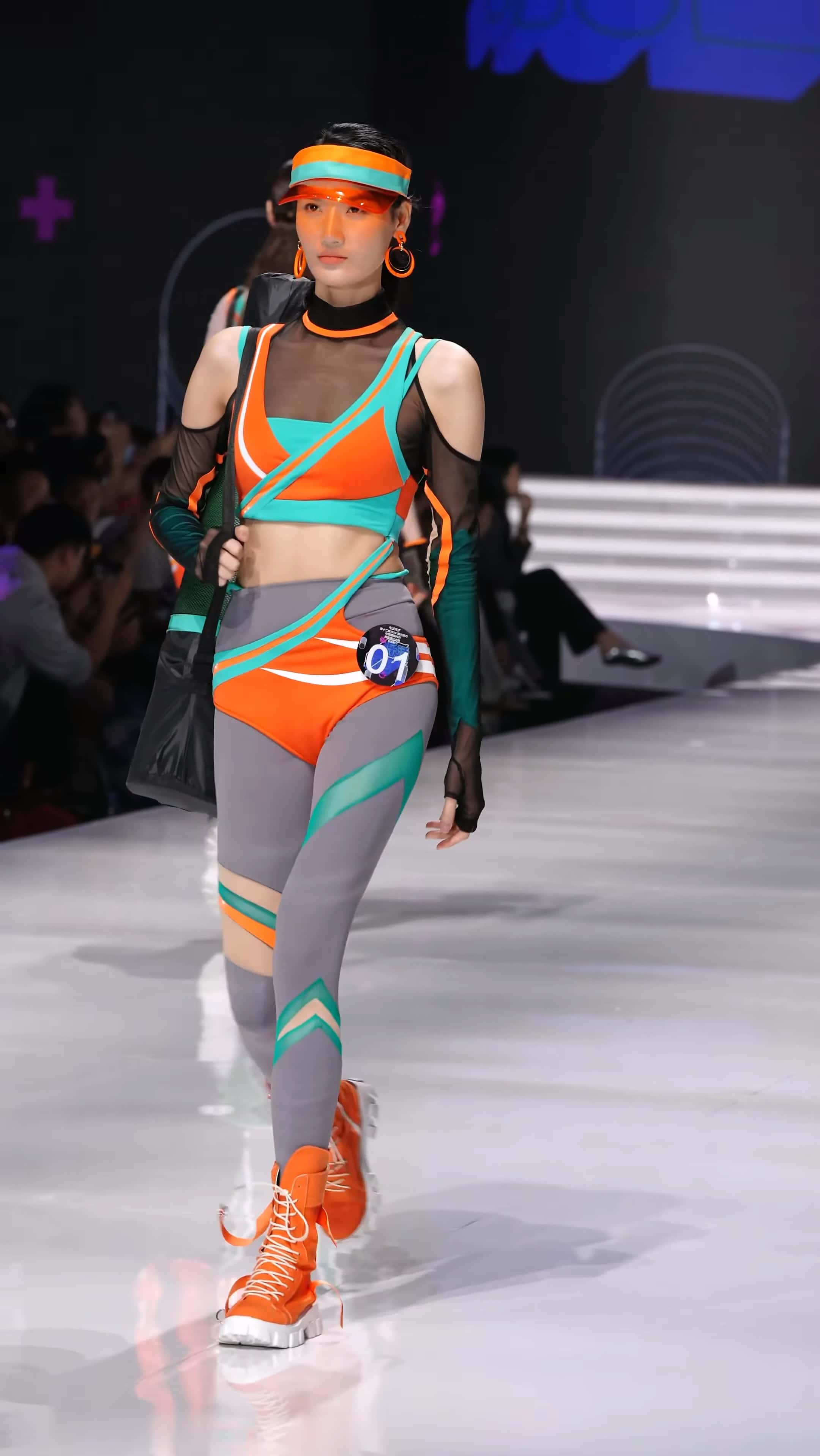 2024 siuf 深圳内衣展内衣设计大赛 [veEpXpQUKK0].mkv_20250821_071920.975-tuya