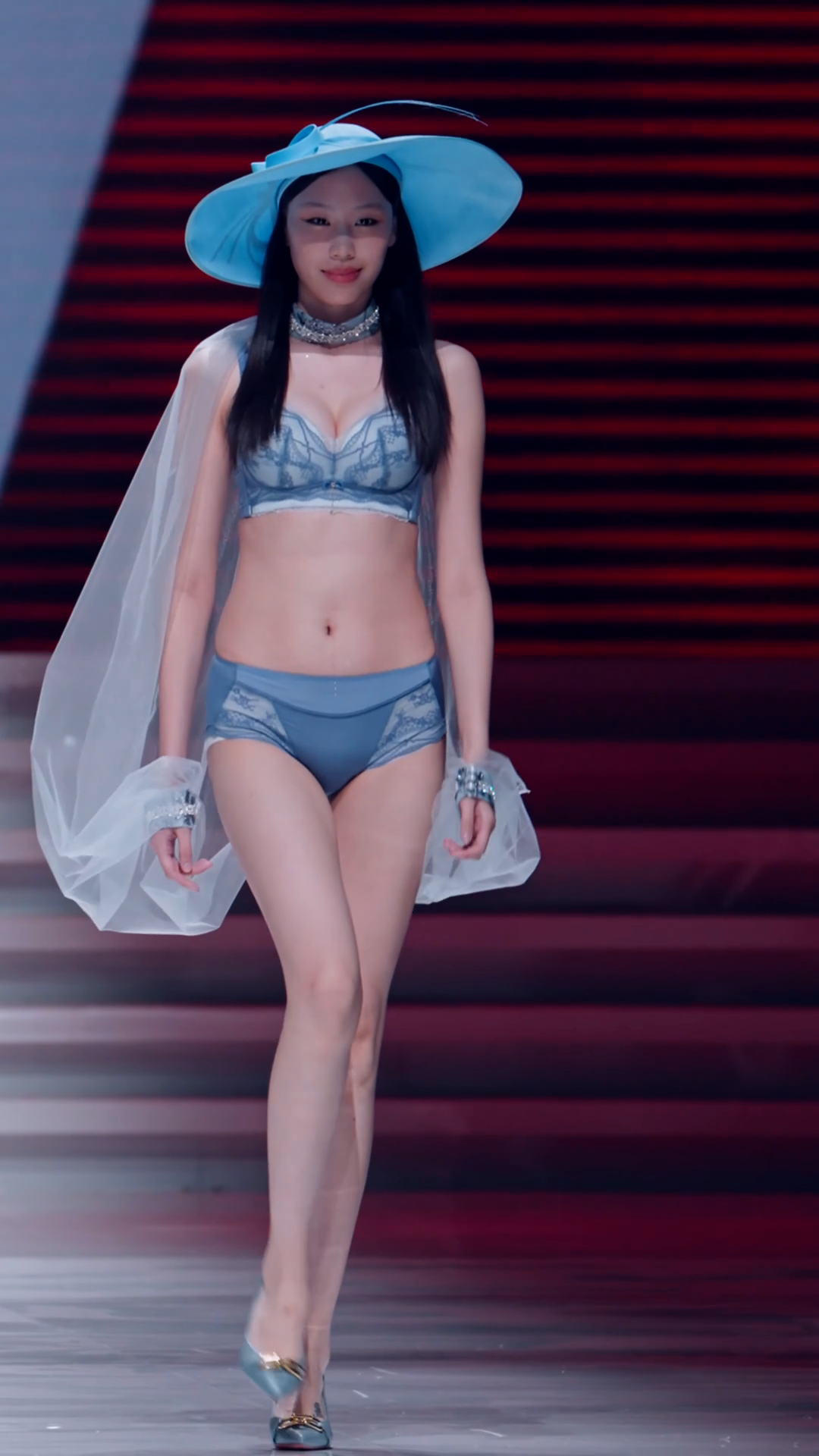 NOVENDREAM-无水印高质量时装短视频👗-NOVENDREAM