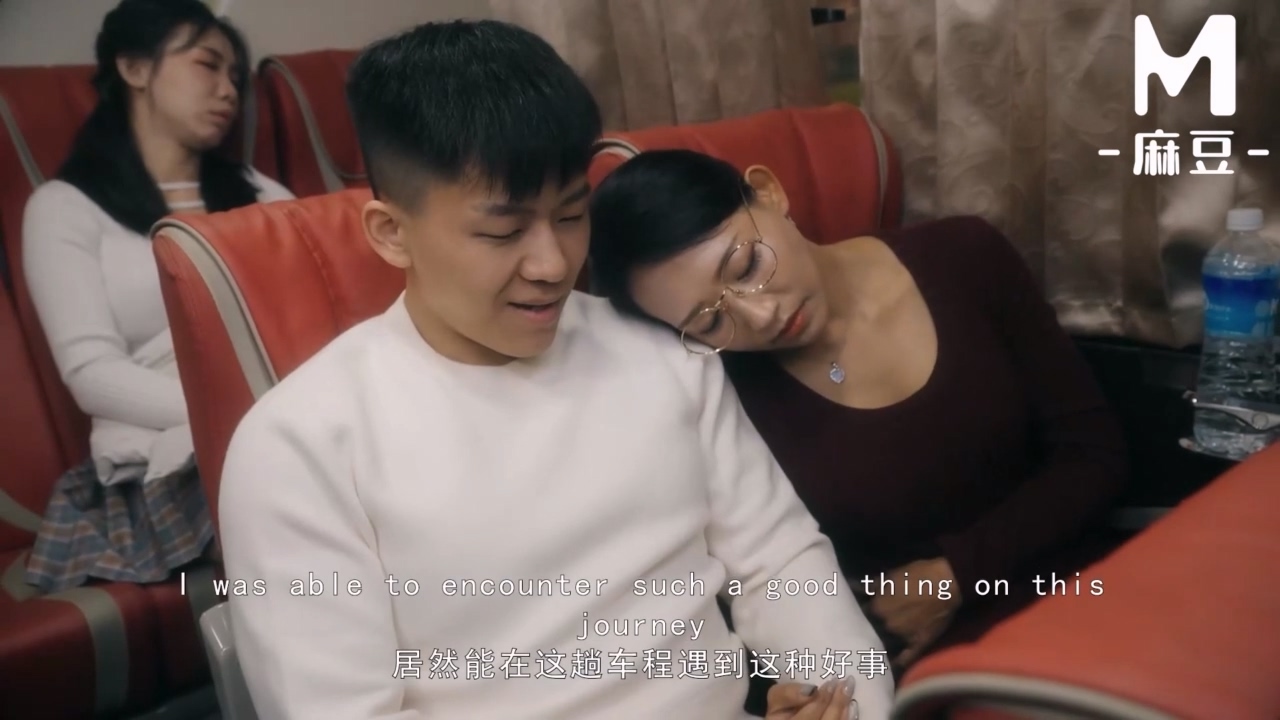 品味在公交车上进行的秘密行为刺激-麻豆剧情巴士站mdgirl.icu