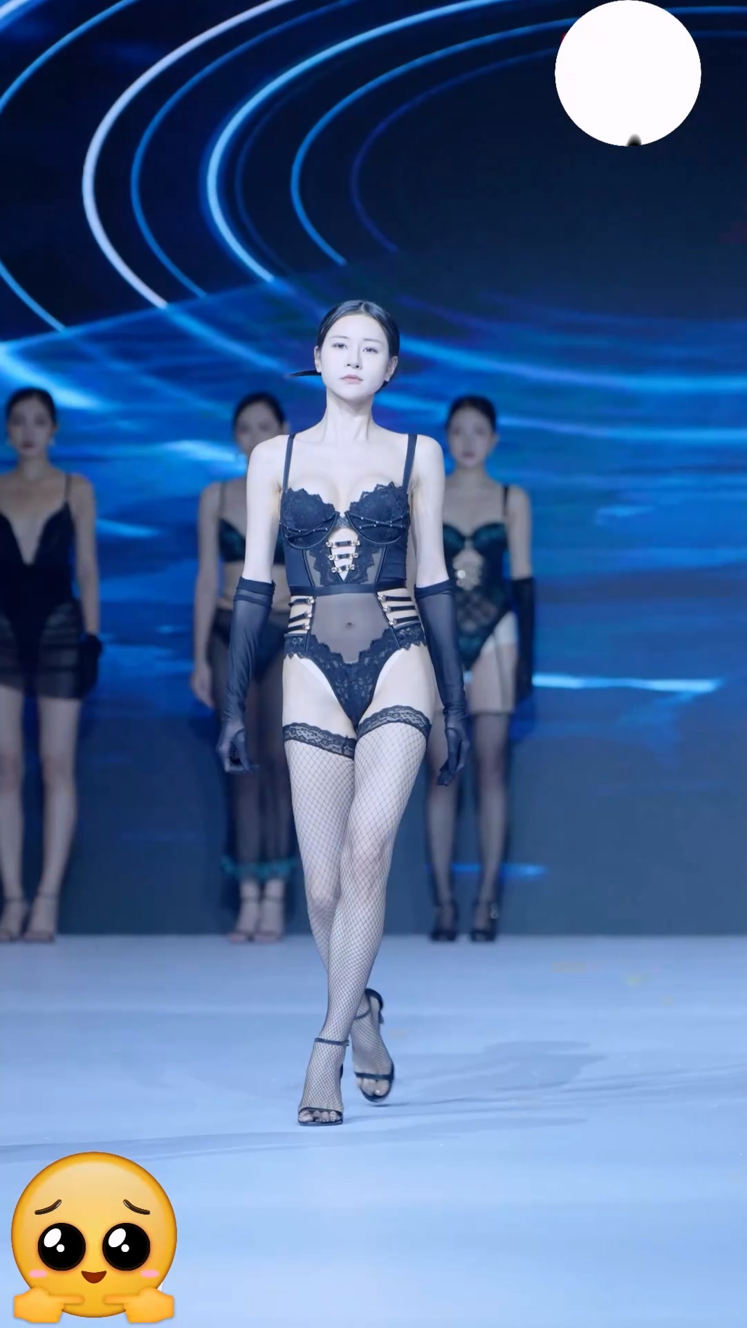 NOVENDREAM-无水印高质量时装短视频👗-NOVENDREAM