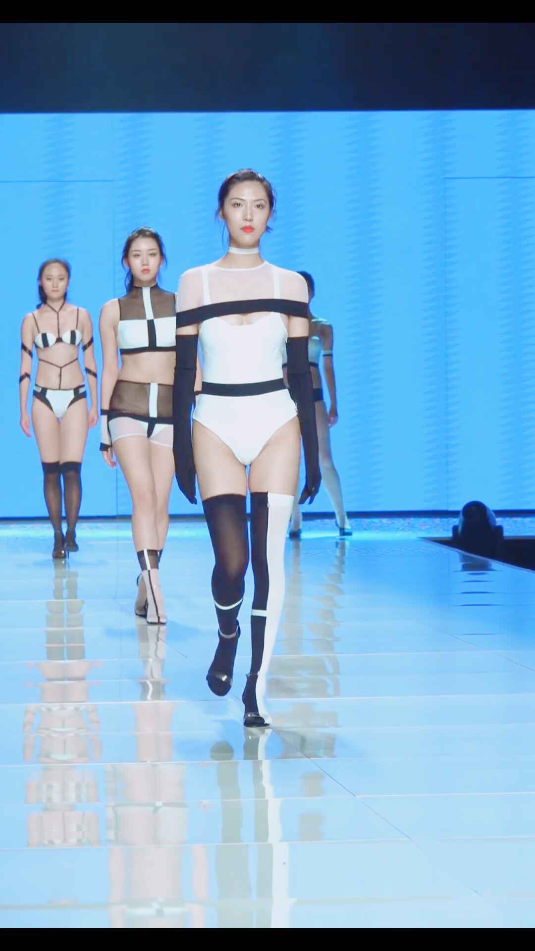 NOVENDREAM-无水印高质量时装走秀中视频👗-NOVENDREAM