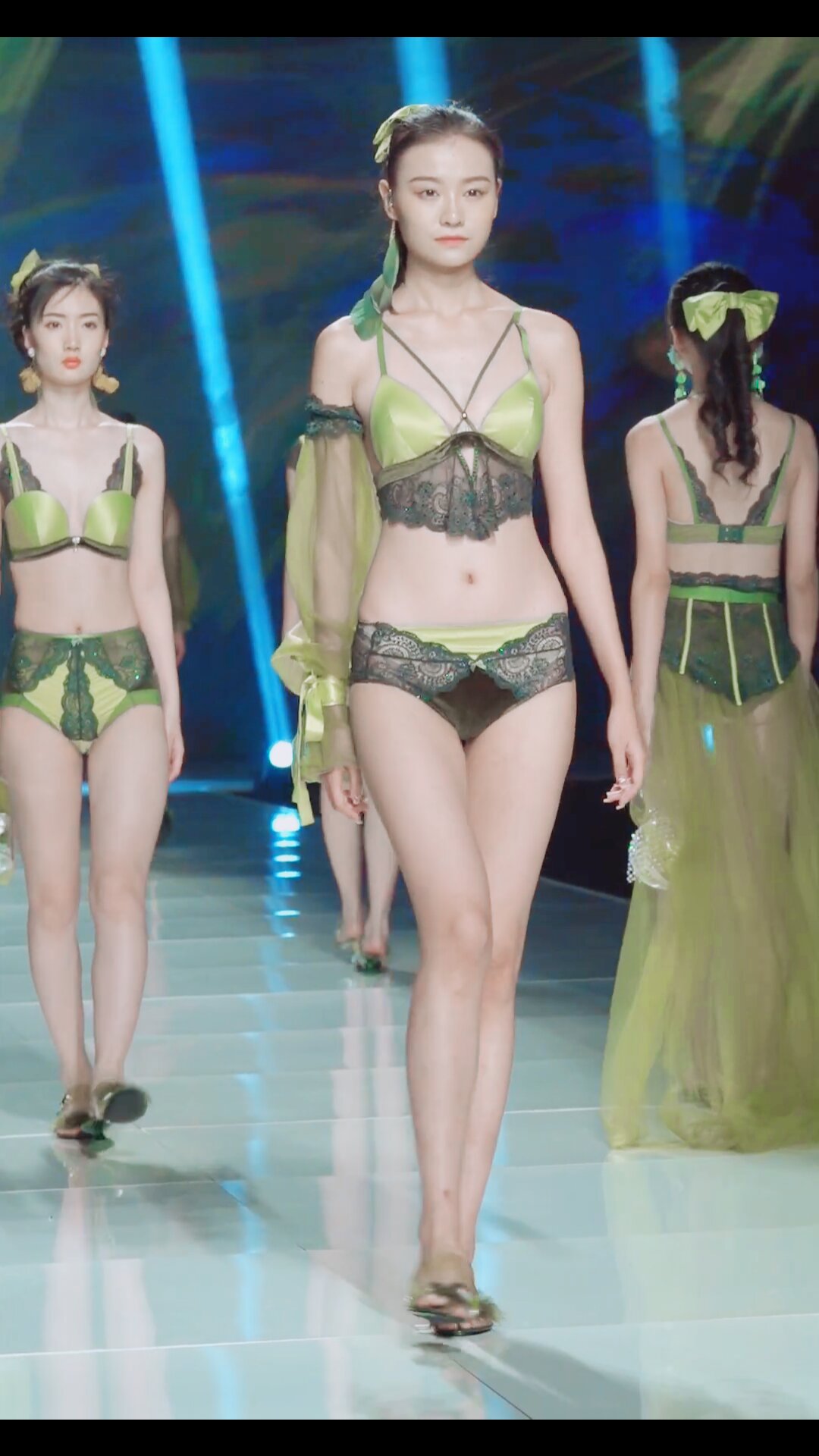 NOVENDREAM-无水印高质量泳装时装走秀中视频👗-NOVENDREAM