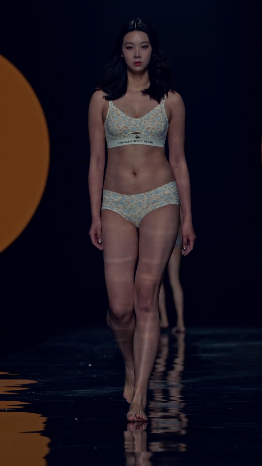 NOVENDREAM-无水印高质量时装走秀短视频👗-NOVENDREAM