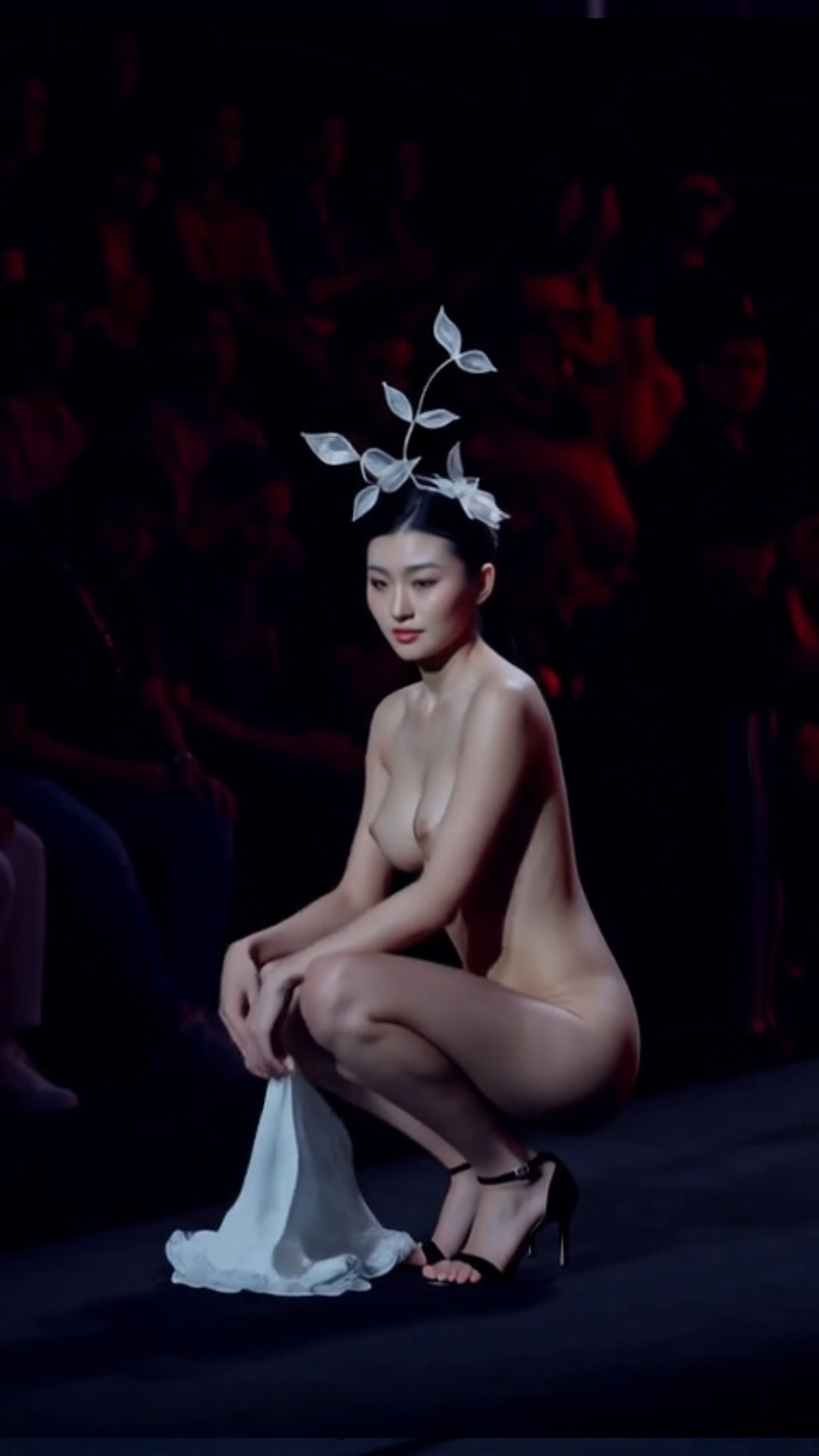 行为艺术走秀🔞💋-麻豆剧情巴士站mdgirl.icu